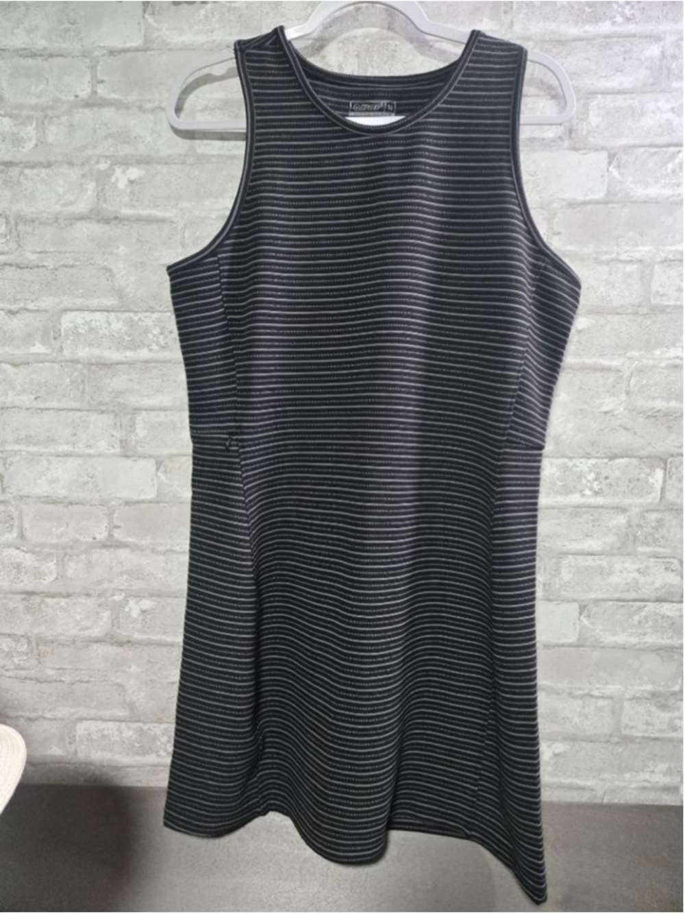 Hi-Tec Black Gray Striped Sleeveless Dress M